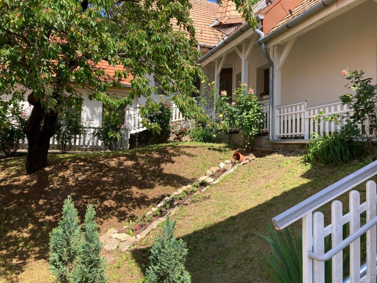Fogado A Ket Toelgyfahoz Bed & Breakfast Sumeg Luaran gambar
