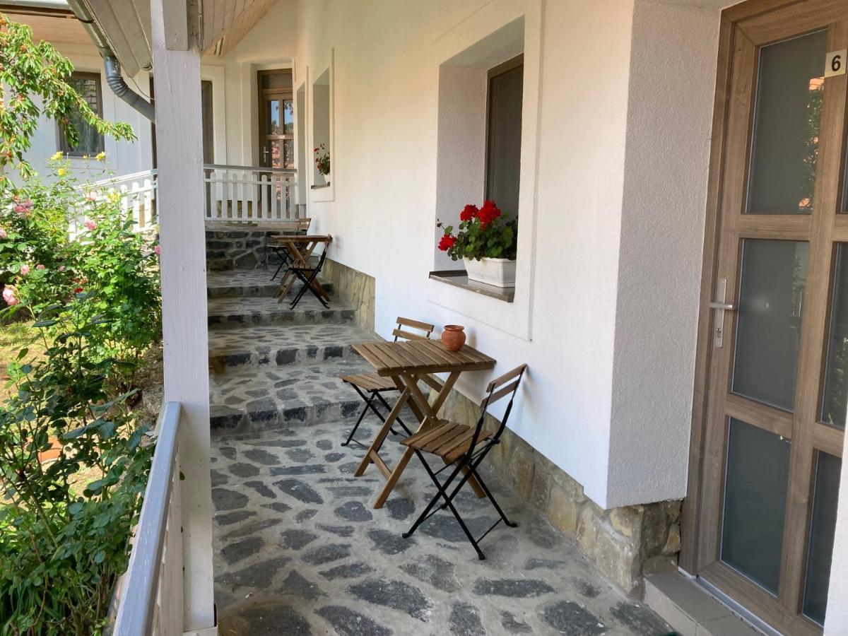 Fogado A Ket Toelgyfahoz Bed & Breakfast Sumeg Luaran gambar