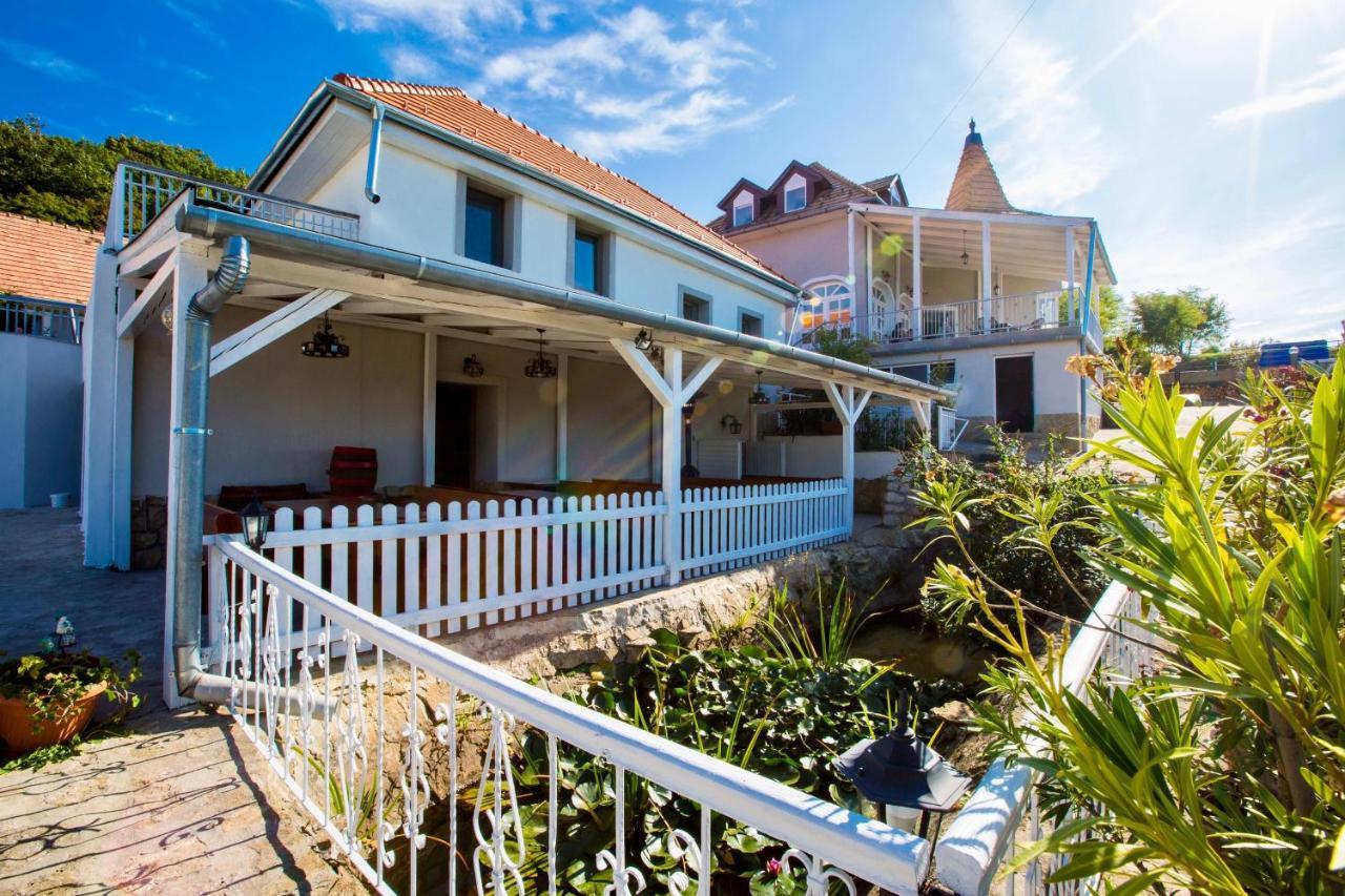 Fogado A Ket Toelgyfahoz Bed & Breakfast Sumeg Luaran gambar